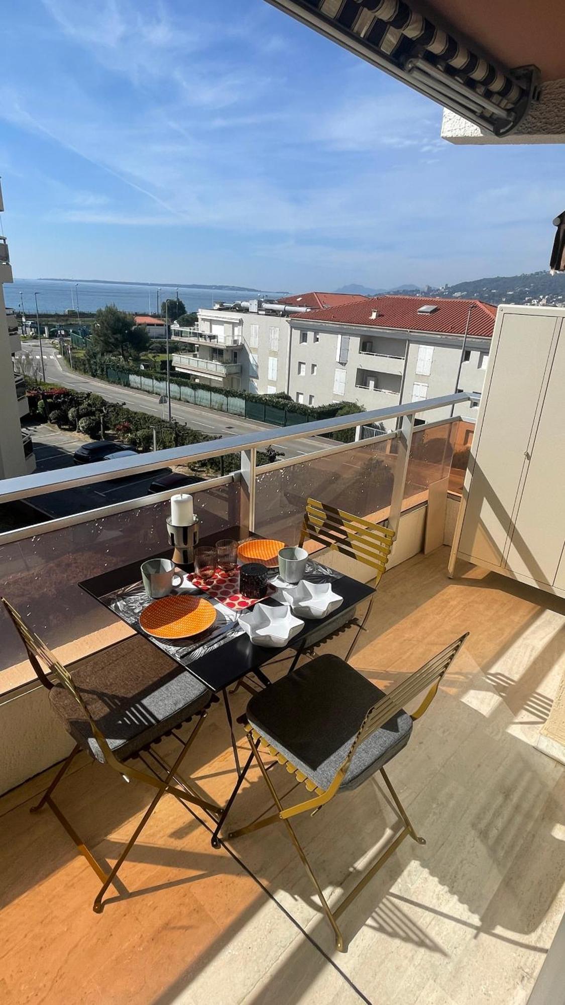 Studio Vue Mer - Terrasse - Parking - Plage Apartment Juan-les-Pins Exterior photo