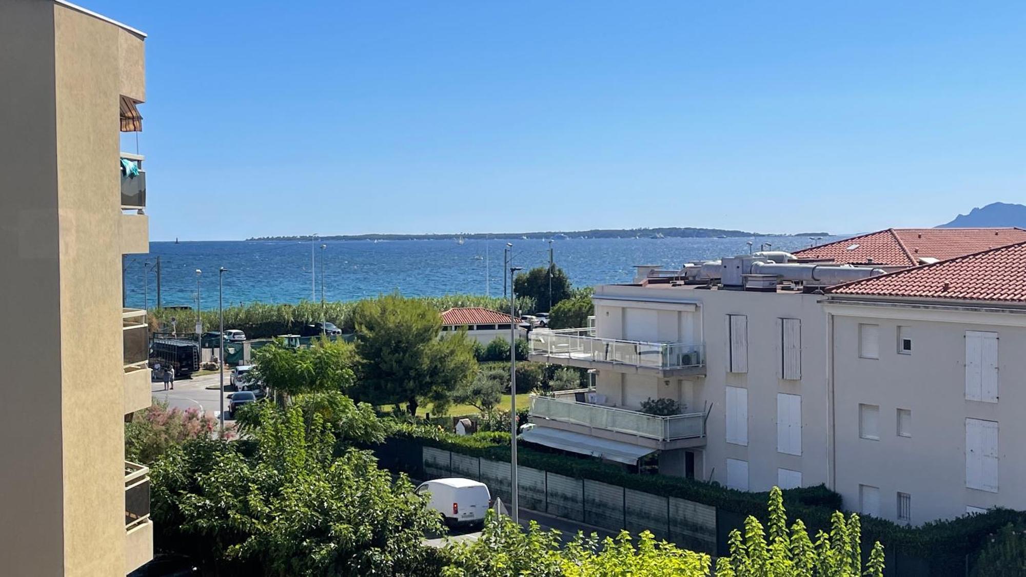 Studio Vue Mer - Terrasse - Parking - Plage Apartment Juan-les-Pins Exterior photo