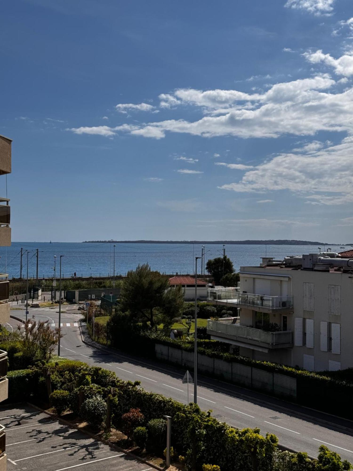 Studio Vue Mer - Terrasse - Parking - Plage Apartment Juan-les-Pins Exterior photo