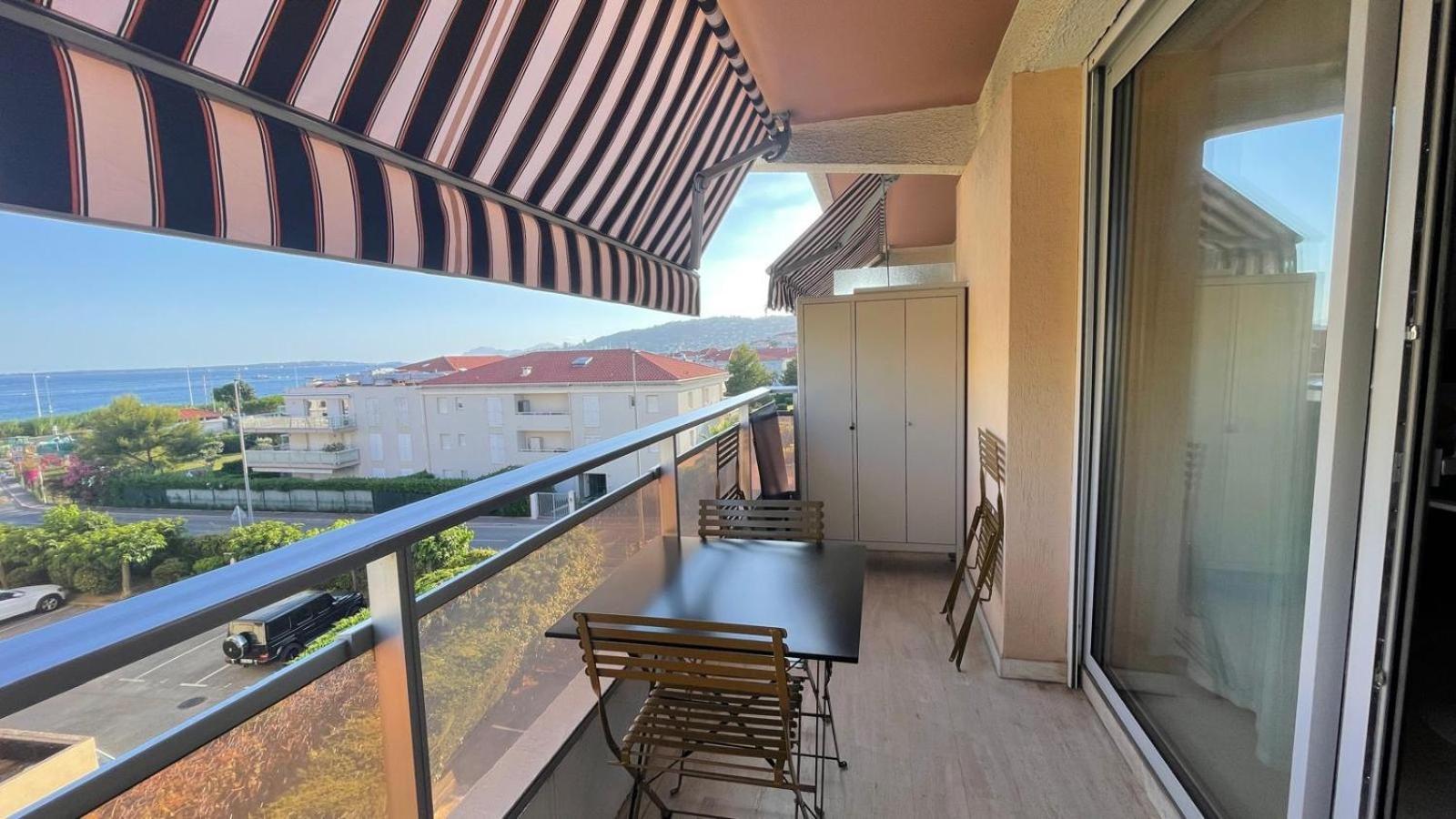 Studio Vue Mer - Terrasse - Parking - Plage Apartment Juan-les-Pins Exterior photo